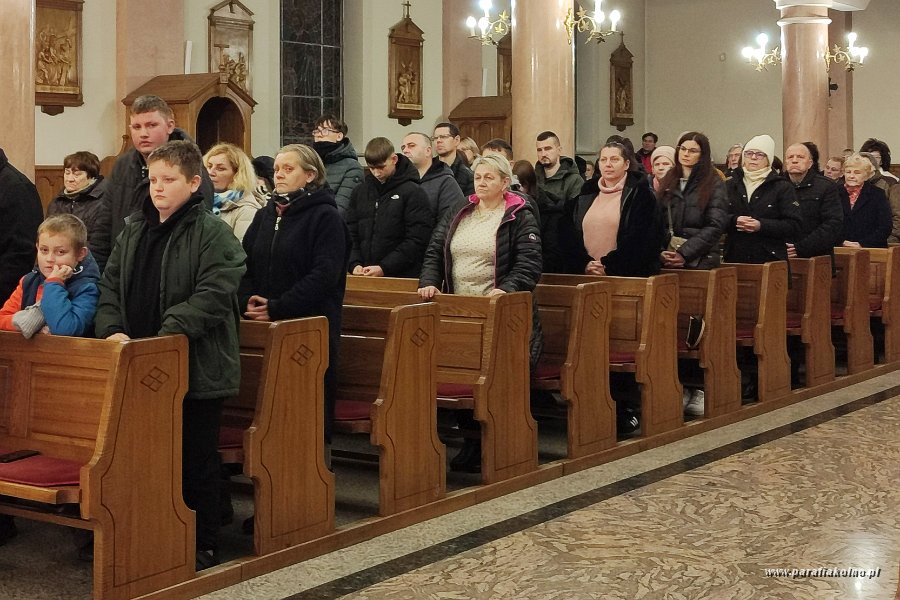 37 Niedziela - msza wieczorna.jpg